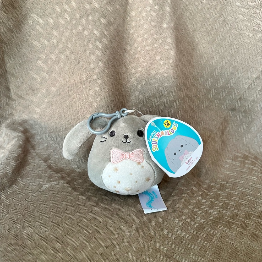 NWT Blake Bunny 3.5” Easter Squishmallow Clip